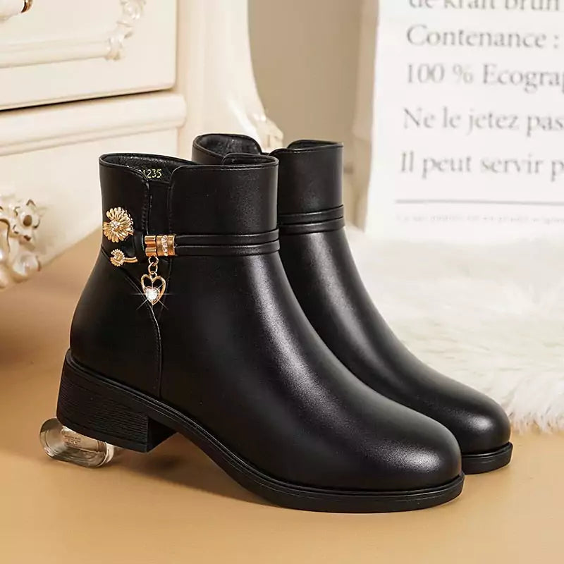 Bota de Inverno Pelúcida Impermeável - 2024 | Ela Na Moda