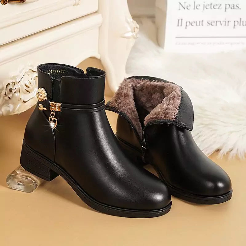 Bota de Inverno Pelúcida Impermeável - 2024 | Ela Na Moda